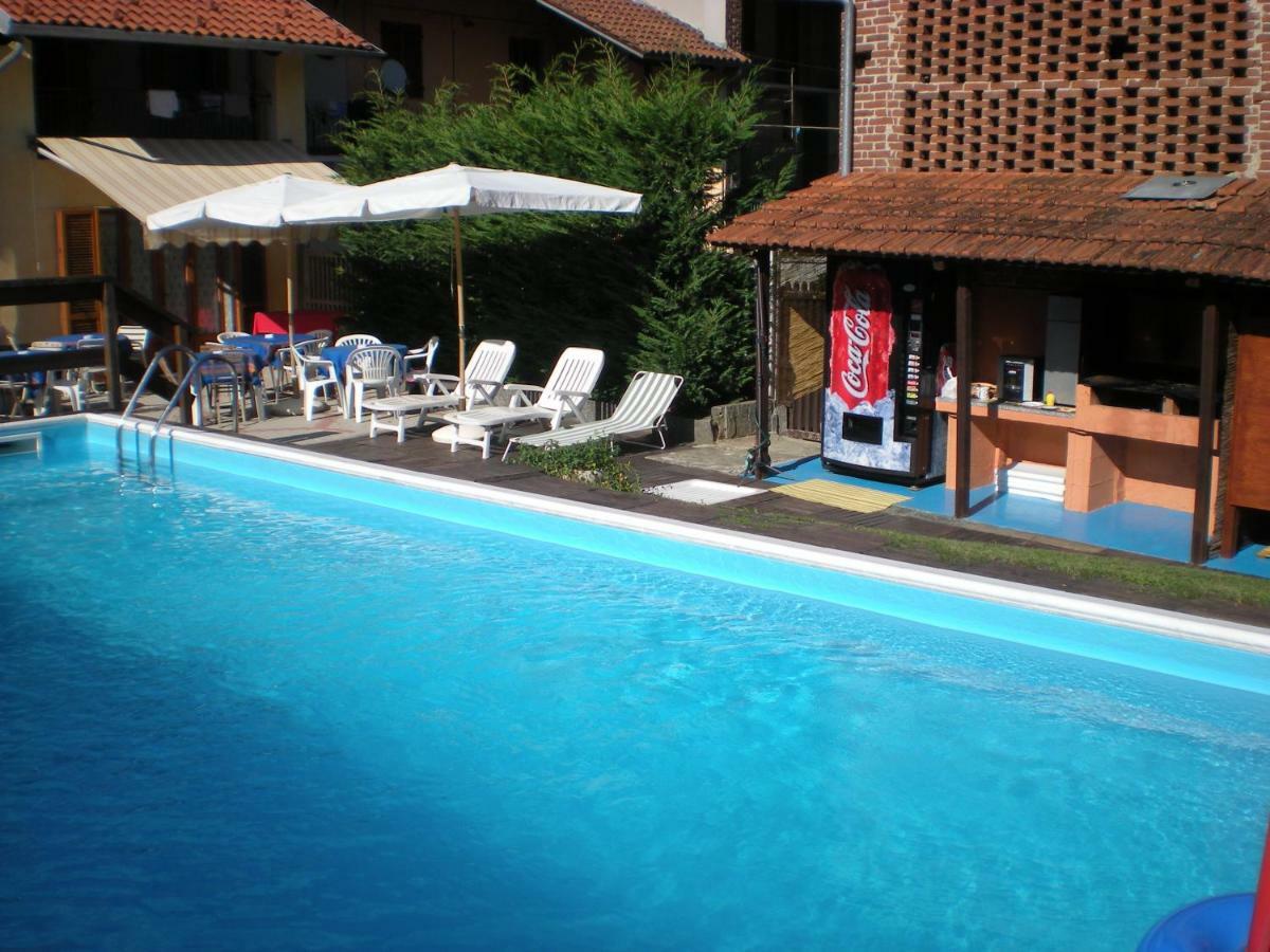 La Cascina Bed & Breakfast Aglie Bagian luar foto