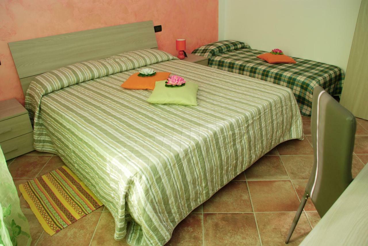 La Cascina Bed & Breakfast Aglie Bagian luar foto