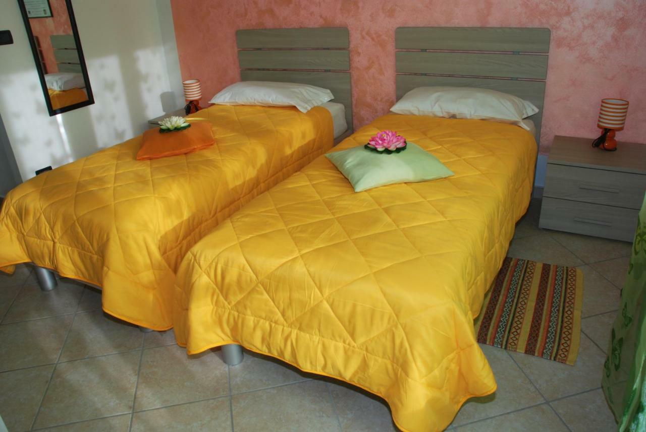 La Cascina Bed & Breakfast Aglie Bagian luar foto