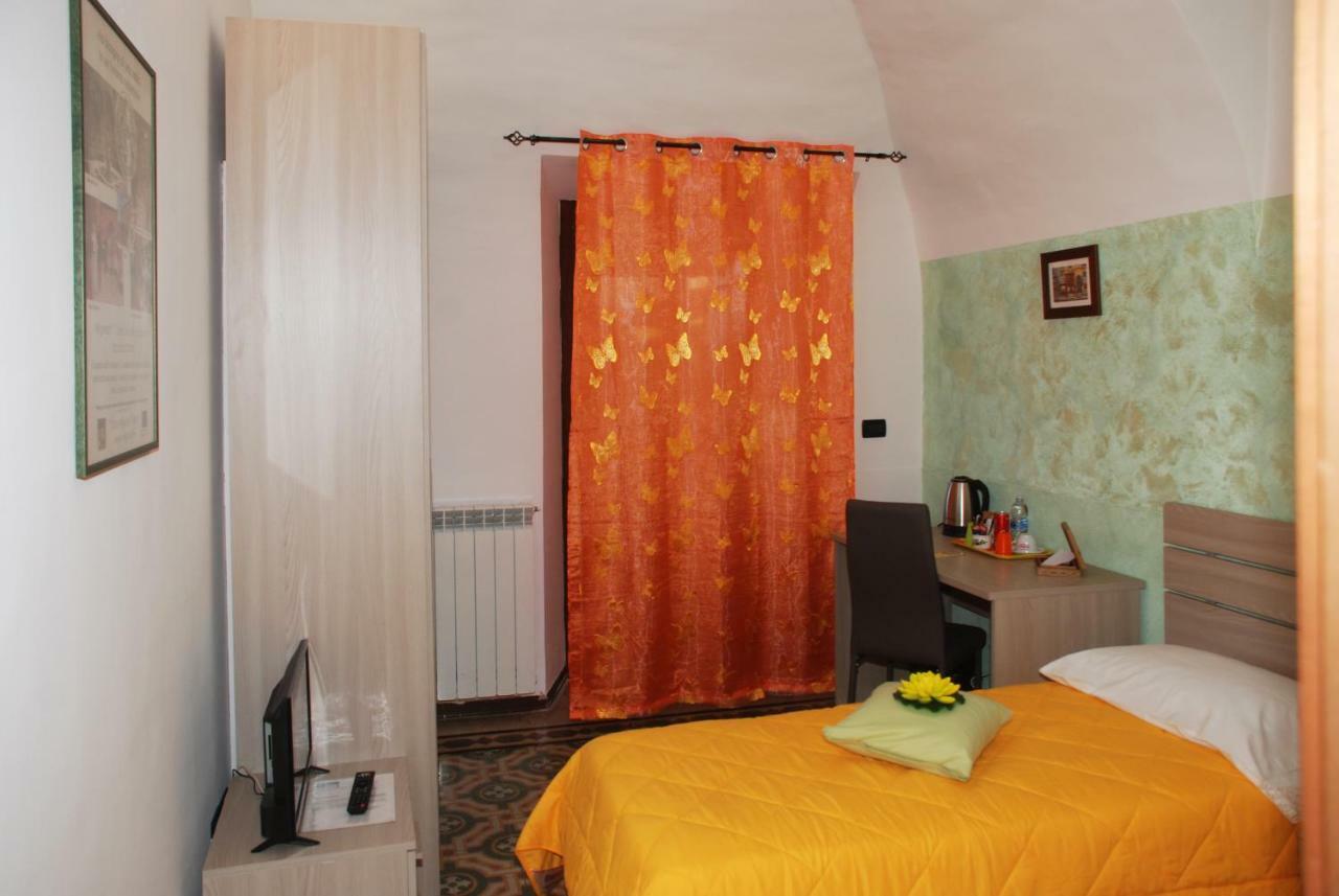 La Cascina Bed & Breakfast Aglie Bagian luar foto