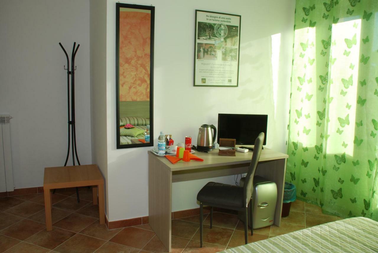 La Cascina Bed & Breakfast Aglie Bagian luar foto