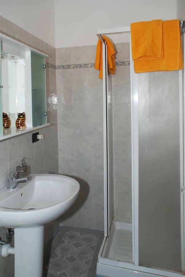 La Cascina Bed & Breakfast Aglie Bagian luar foto