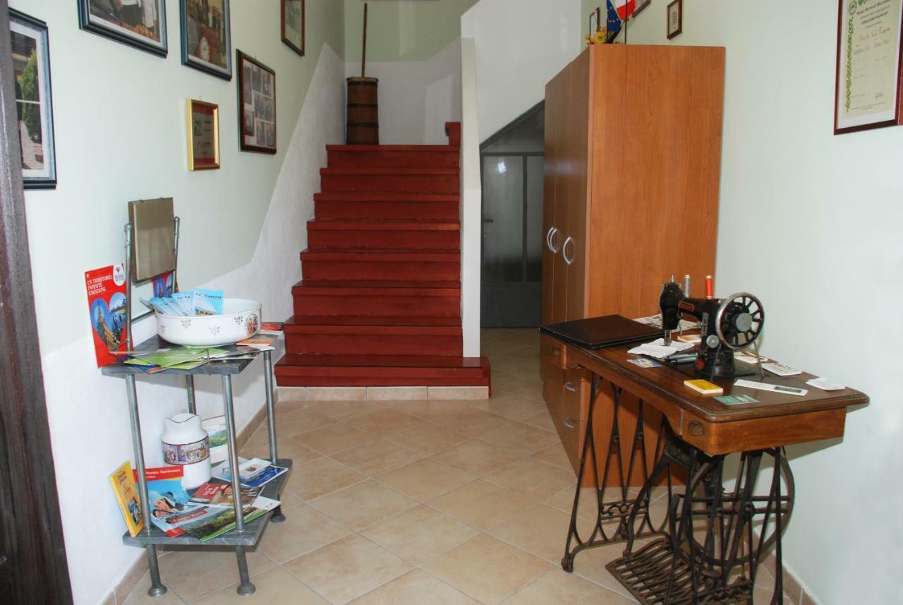 La Cascina Bed & Breakfast Aglie Bagian luar foto